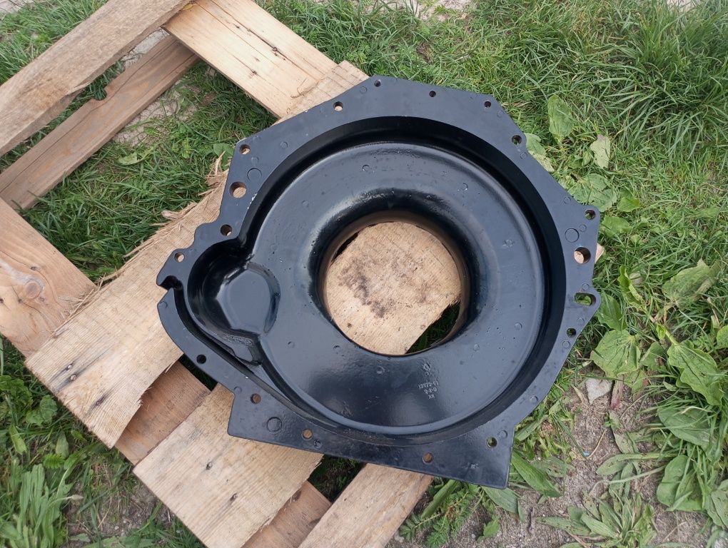 Dzwon mercuiser 4.3 osłona podpora sprzęgła silnika Volvo penta A2