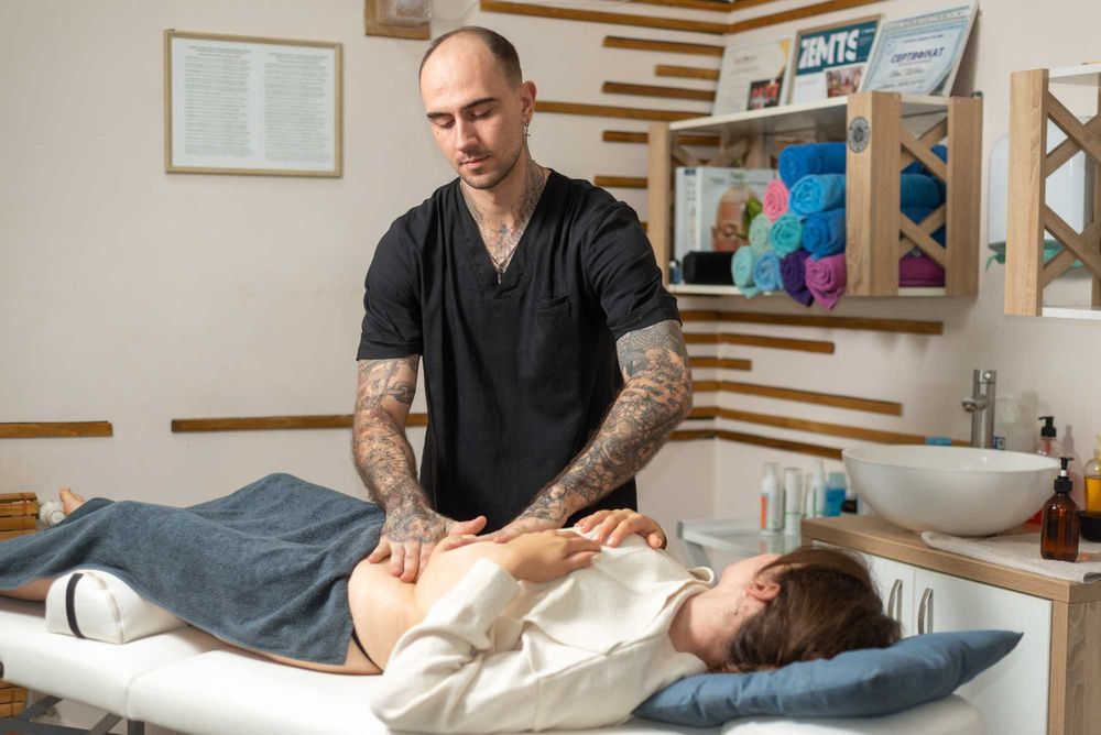 Масаж дівчатам/класичний/антицелюлітний/Ендосфера/Вакумний/Пресотерапі