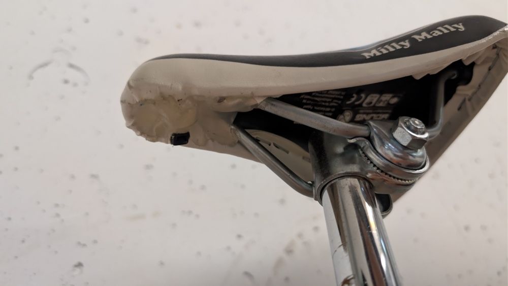 Rowerek biegowy Milly Mally Young z hamulcem +kask Btwin