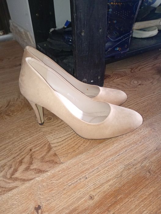 Szpilki zamszowe rozmiar 41