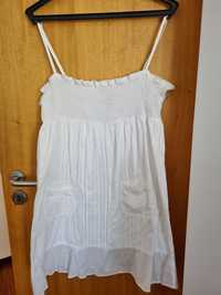 Vestido branco com elástico no peito