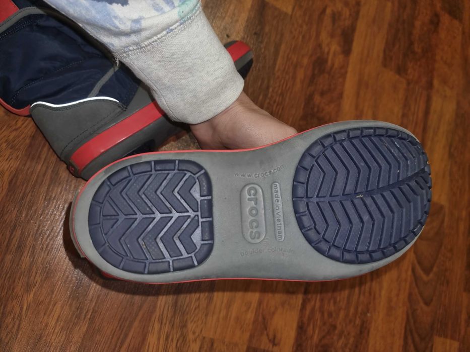 Зимові черевики  Crocs j6-38-24/25cm