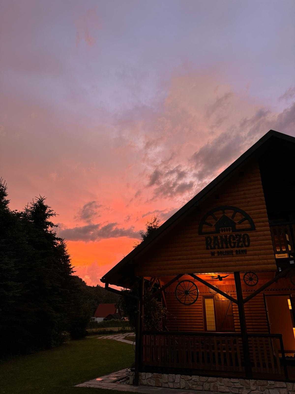 Całoroczny duży domek z DARMOWĄ Sauną i Jacuzzi nad rzeką - Bieszczady