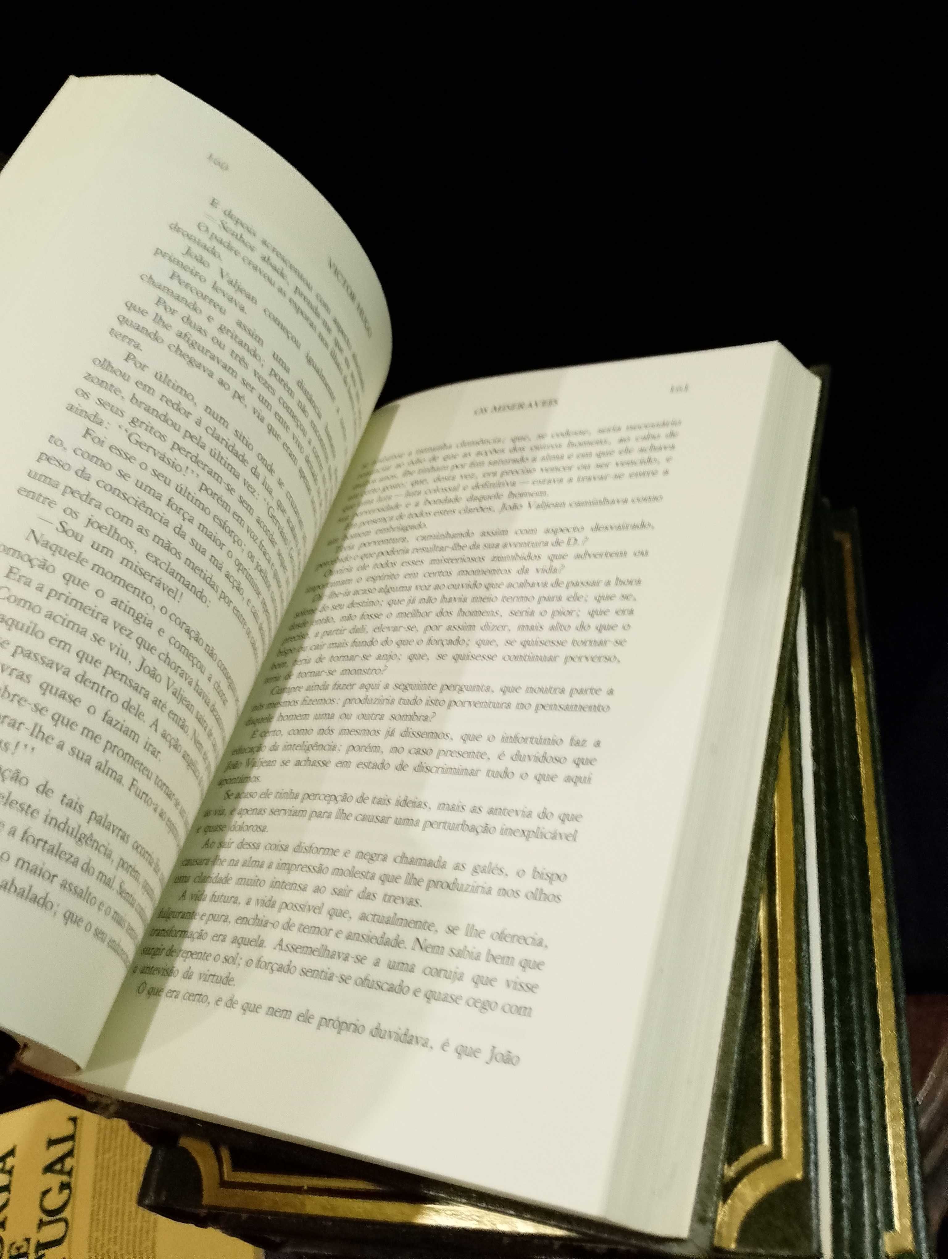 Os Miseráveis - Victor Hugo 5 Volumes