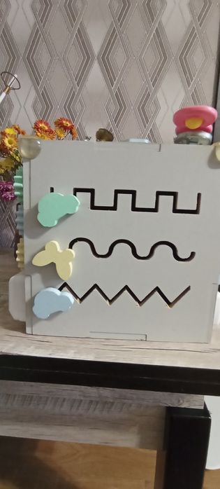 Продаю Бізікуб дитячий