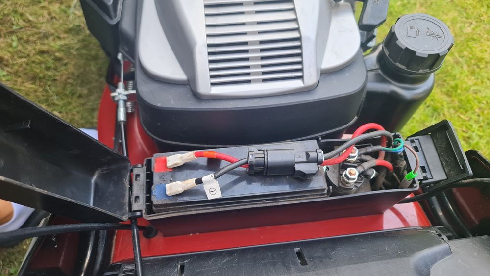 Kosiarka z napędem z rozrusznikiem kluczyki 46cm