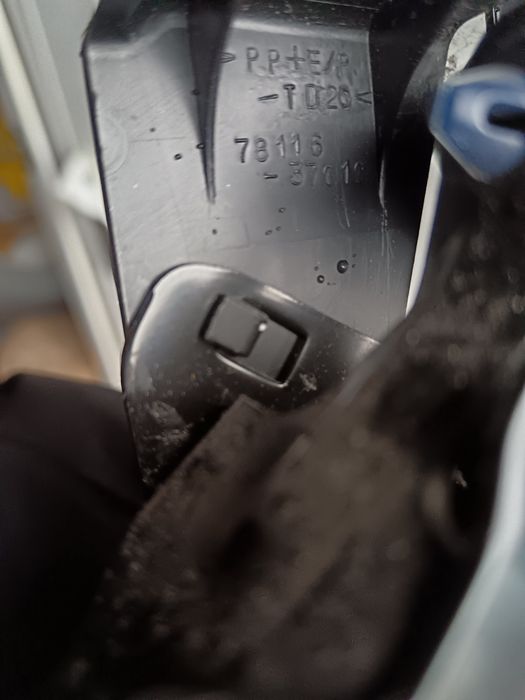 Sensor e pedal de acelerador de uma Toyota Dina 35 25 em bom estado