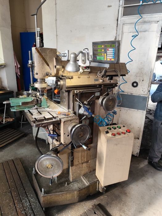 Frezarka narzędziowa Avia odczyty wiertarka tokarka piła taśmowa