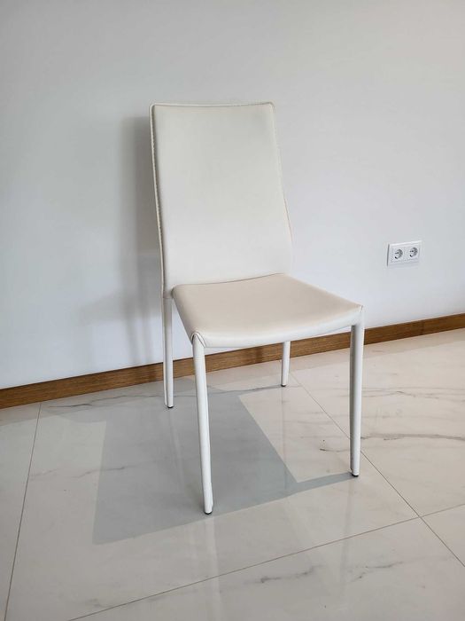 Cadeira cozinha em sintético branco