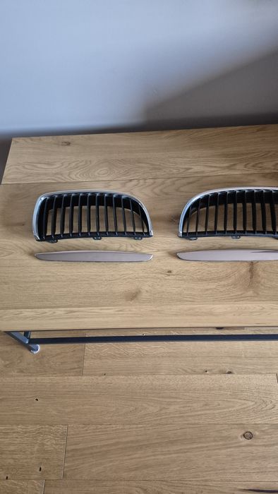 Nerki grill listwy bmw e90 e91 stan bardzo dobry