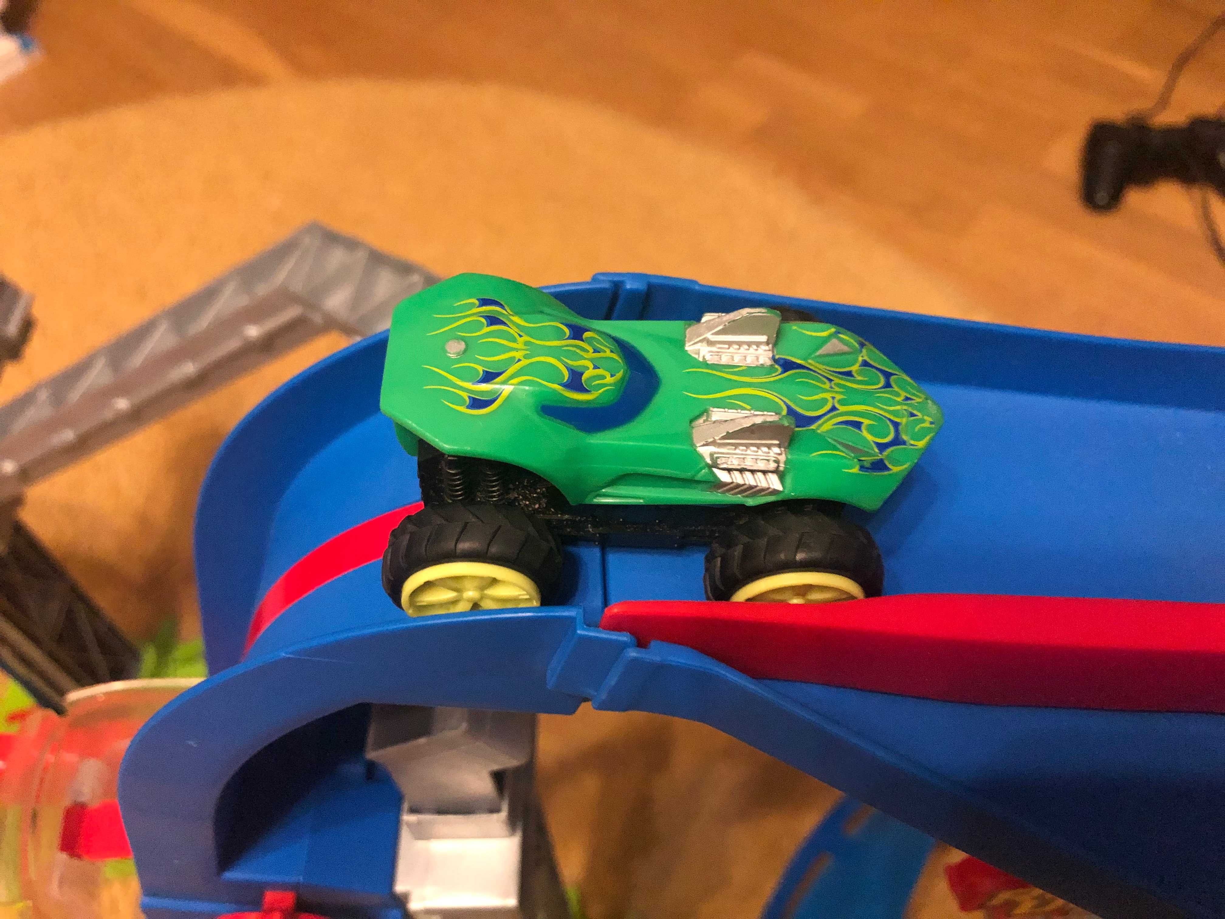 Hot Wheels Rev Ups