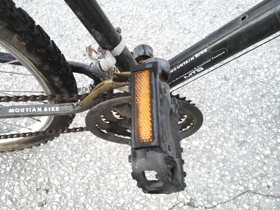 Bicicleta de montanha BTT roda 26" em estado razoavel