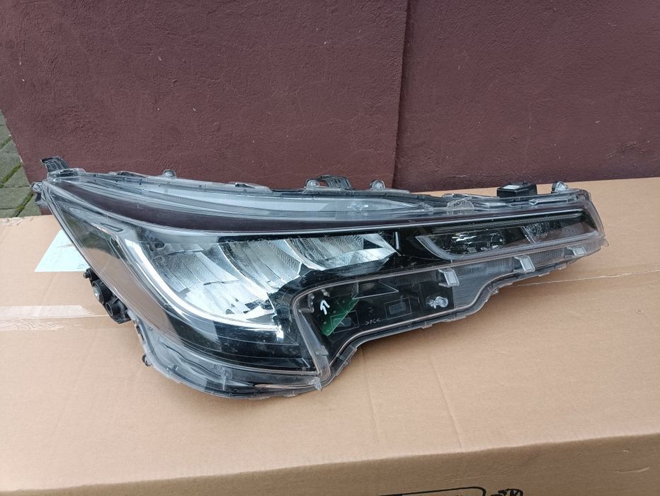 Toyota Corolla e21 kombi HB reflektor przedni prawy przód full LED EU