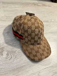 Nowa czapka z daszkiem Gucci klasyka