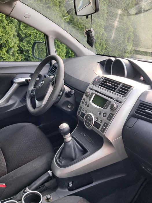 Toyota VERSO 2.0 D4D 2010r