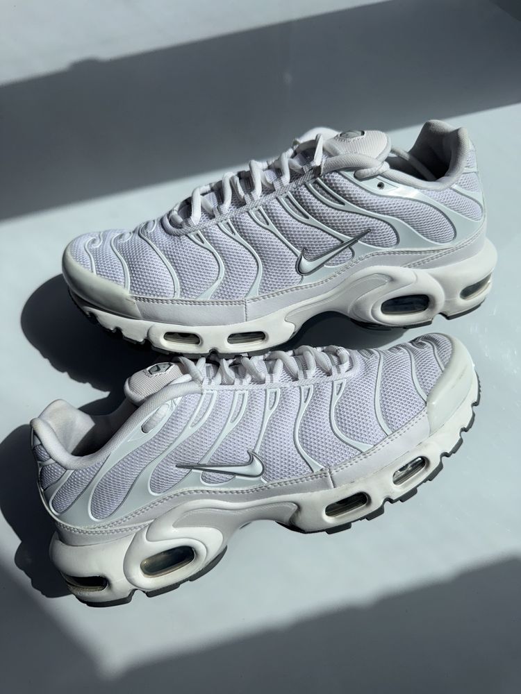 Кроссовки Nike Air Max Plus TN Triple White