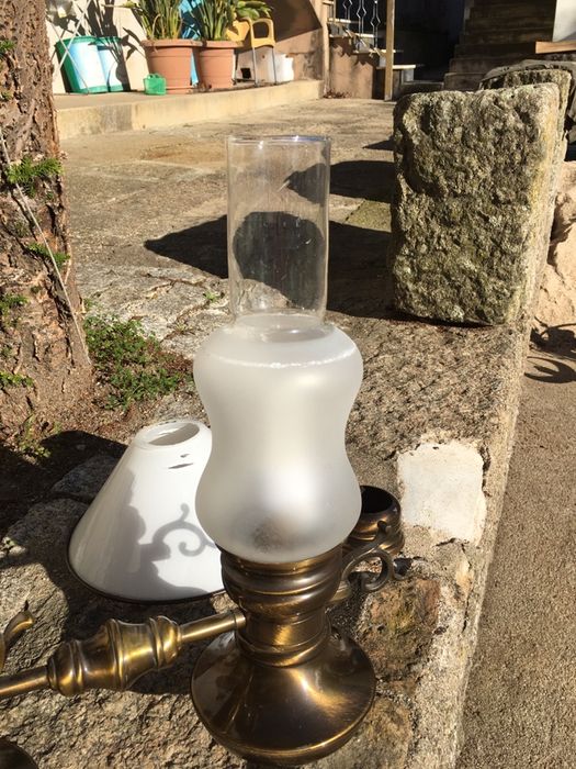 3 candeeiros branco vintage tipo candelabro antigo com suporte dourado