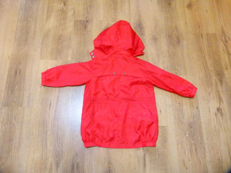 rozm 104 5.10.15 kurtka płaszczyk wiatrówka czerwona z kieszeniami