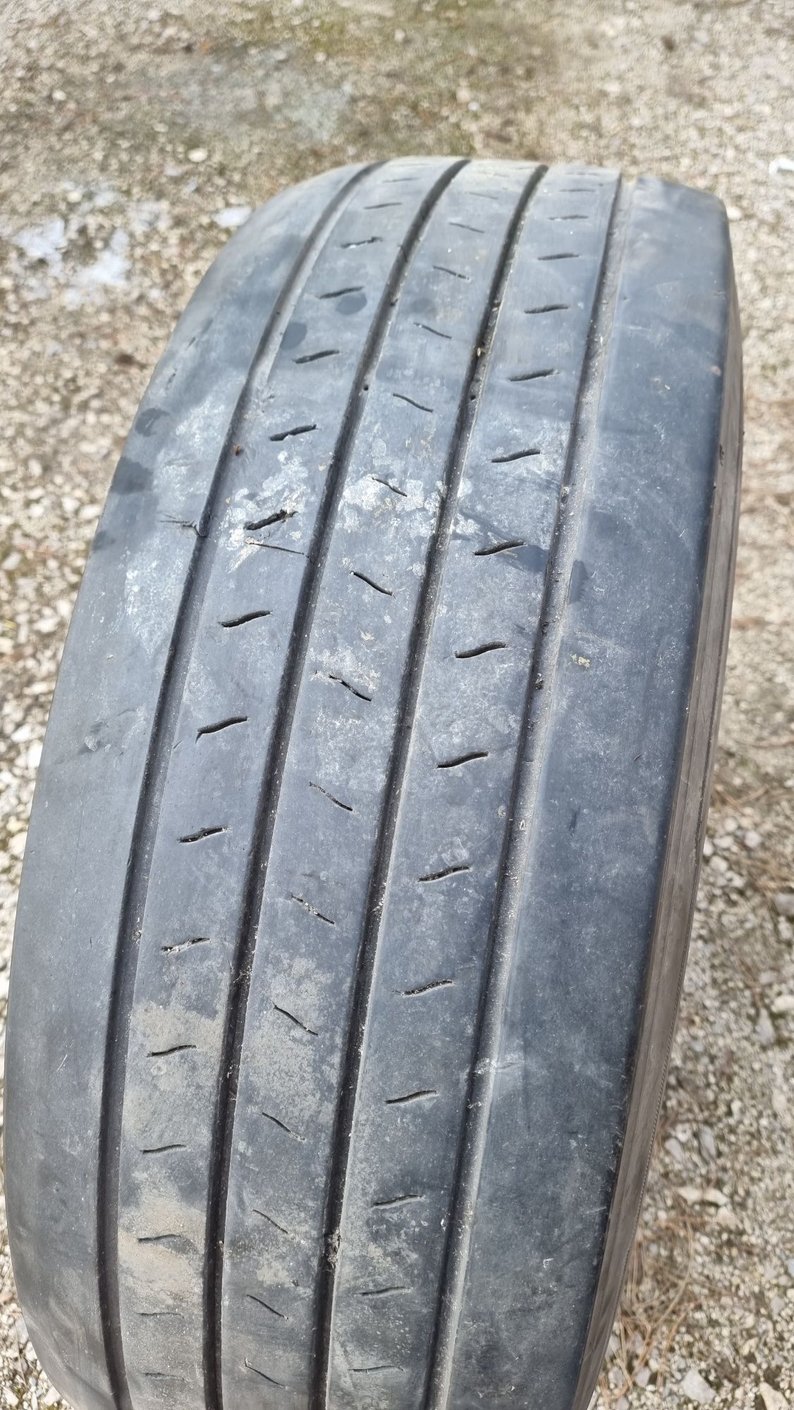 315/70R22.5 - Opona prowadząca * przód * Continental * Felga stalowa *