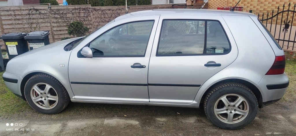 VW Golf IV 1.6 benzyna