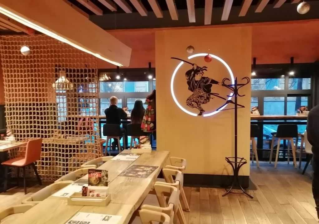 Фасад, 249 кв. Гончара 77. Победы. Цирк. Метро Университет. Трафик