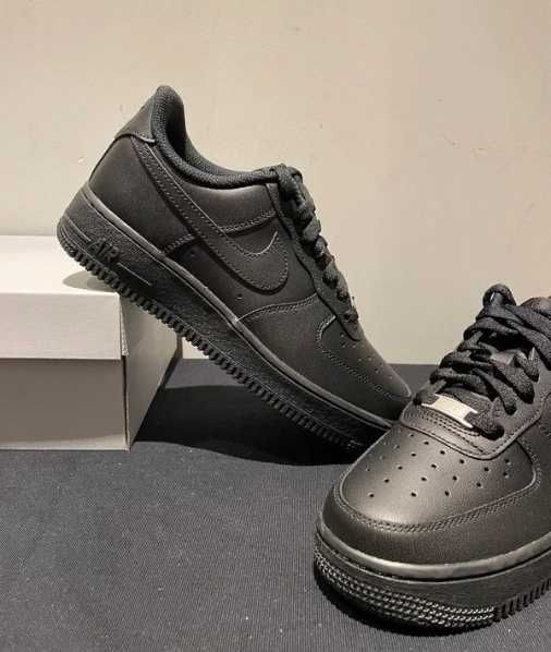 Nike Air Force 1 Low '07 Black  42