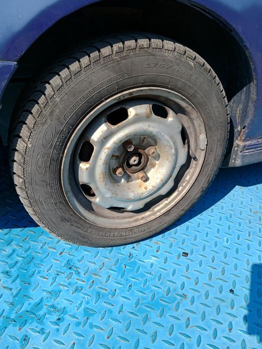 Volkswagen golf 3 Koła felgi stalowe 4x108   175/65/14 opony zimowe