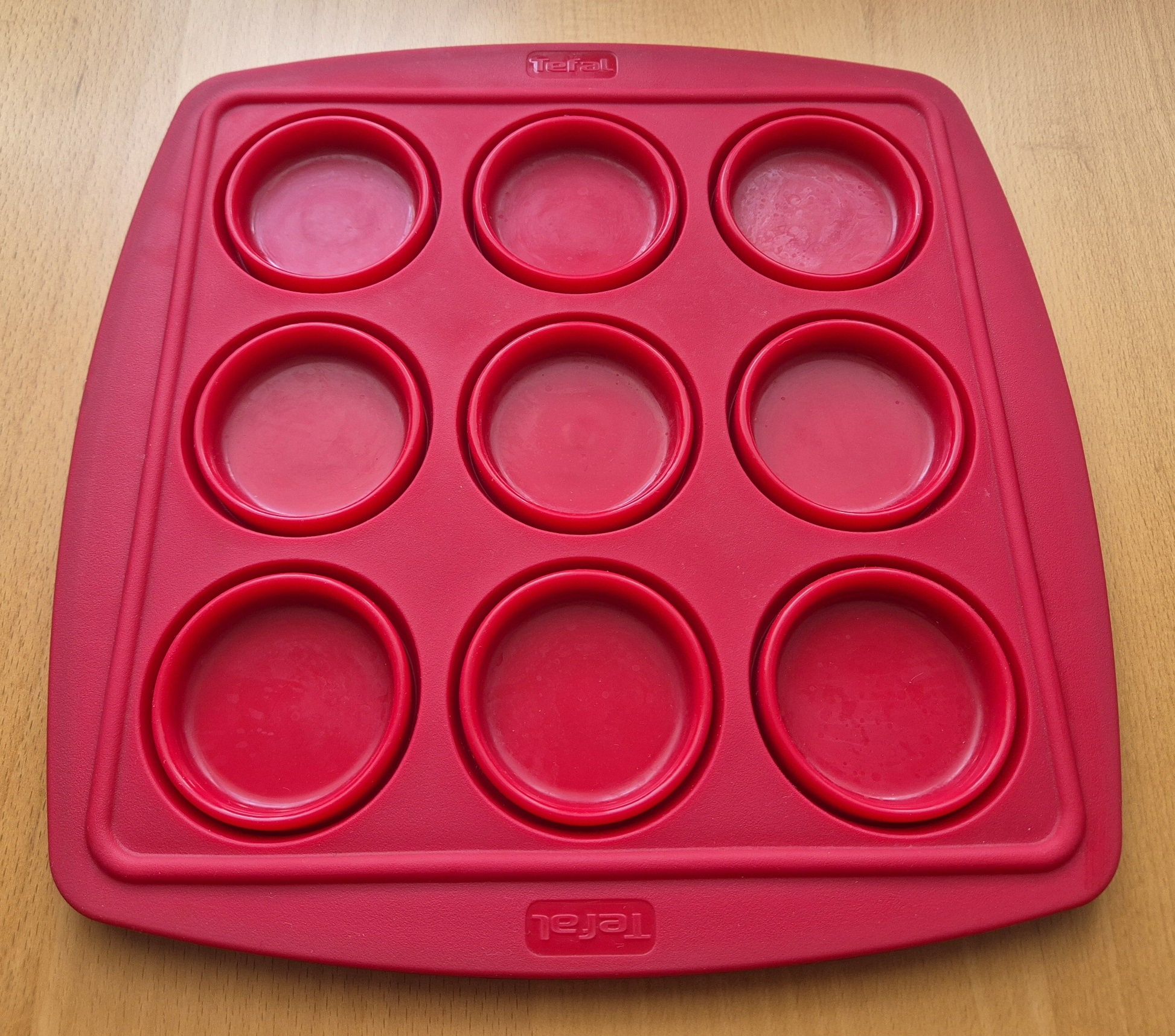 Silikonowa forma na muffinki Tefal