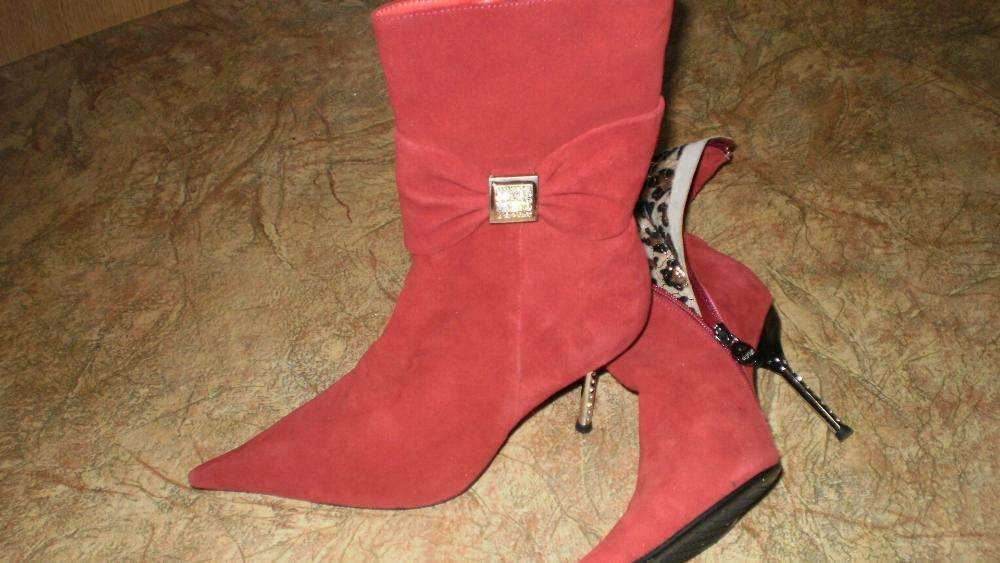 Замшевые праздничные сапожки