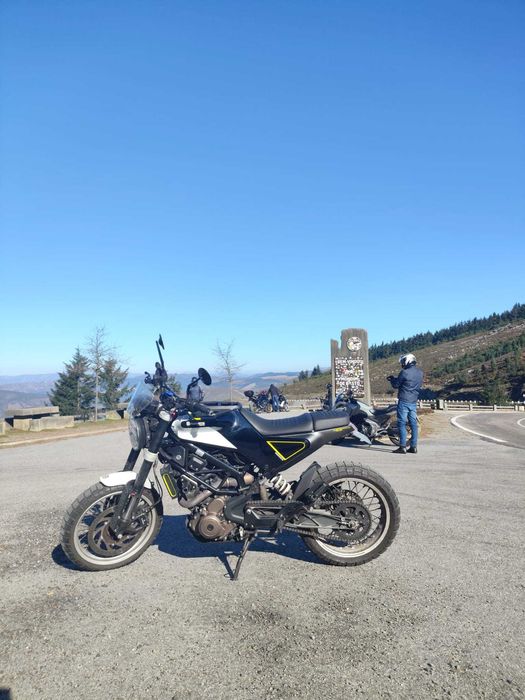 HUSQVARNA Svartpilen 401 UNICA