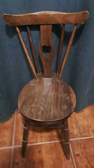 Cadeiras de Rabo de Bacalhau, antigas, em bom estado