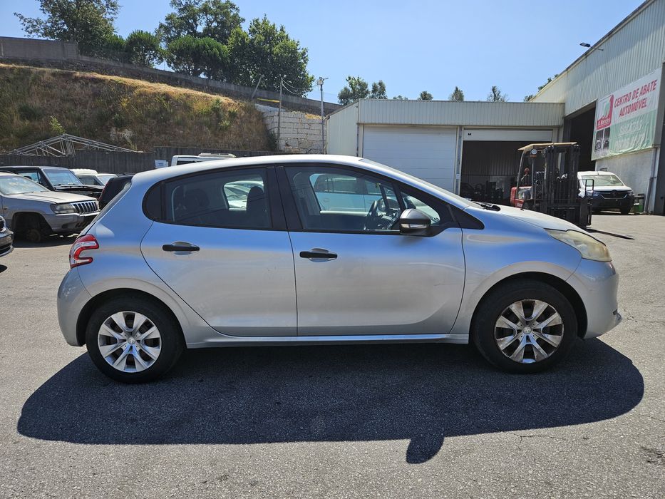 Peugeot 208 1.0 VTi de 2014 para peças