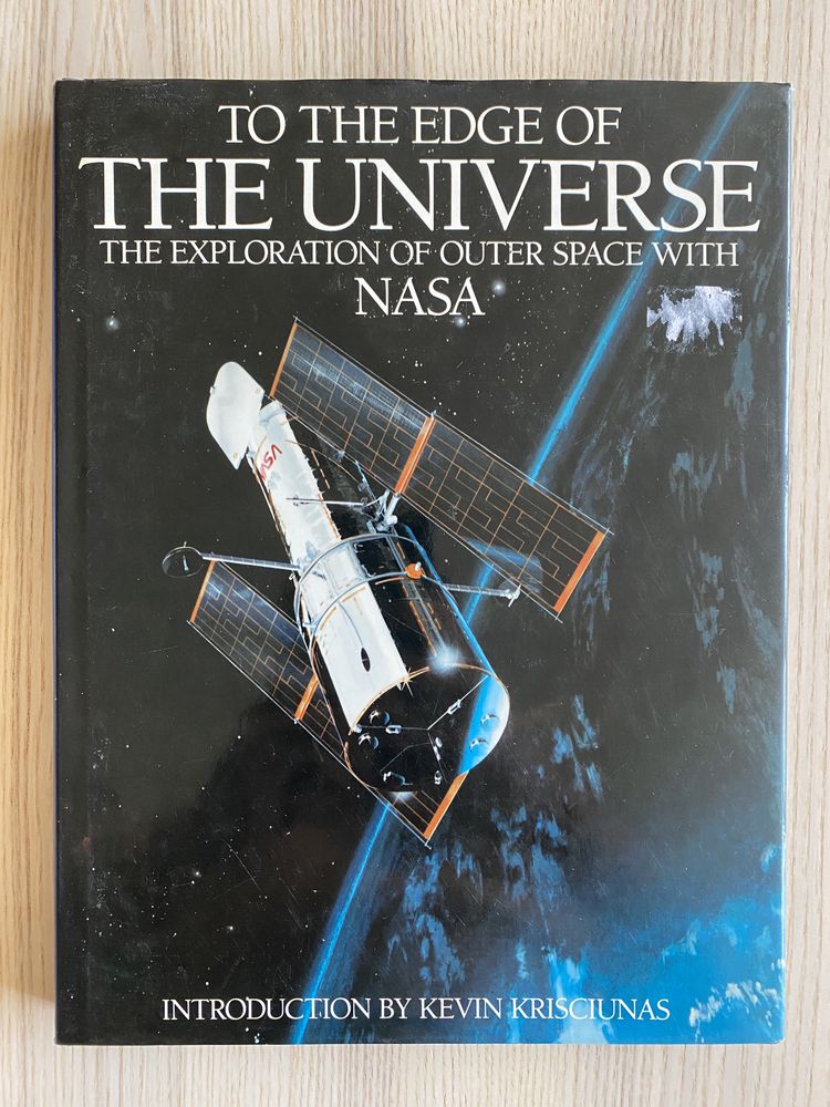 Книга To the edge of the Universe про космос на английском