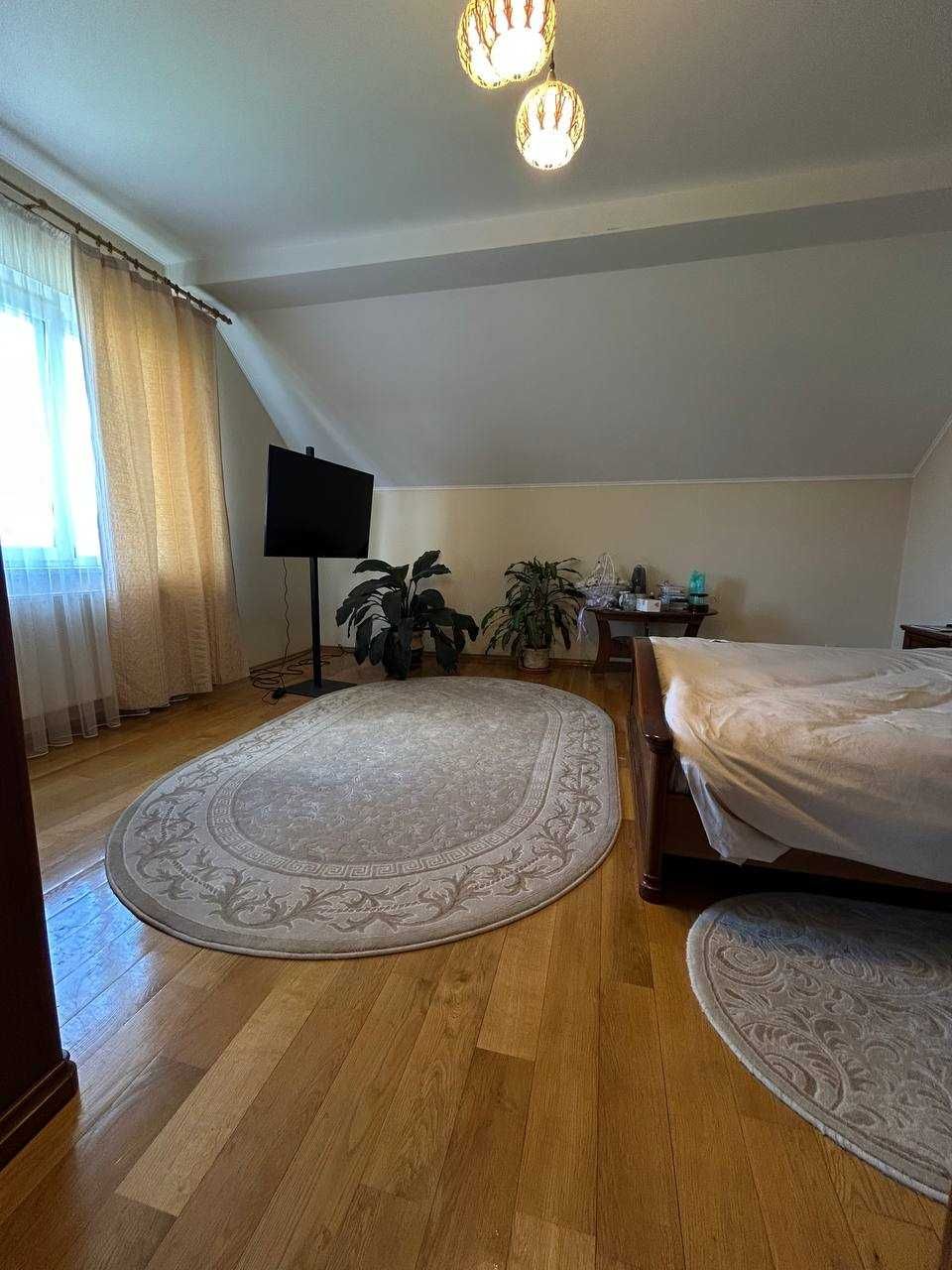Продаж Будинку Окремого 230 м2, 10 сотих с. Басівка + Гараж 2 авто