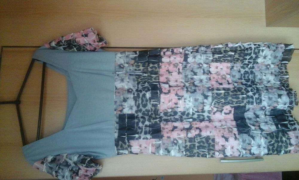 Sukienka z falbankami xl