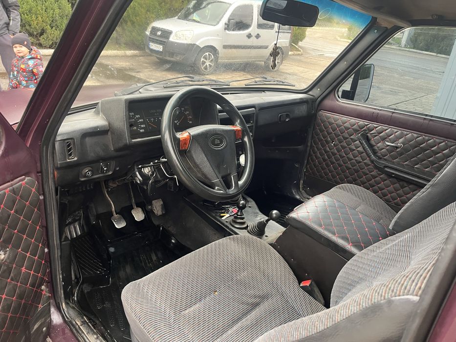 Продам ниву на полном боевом ходу