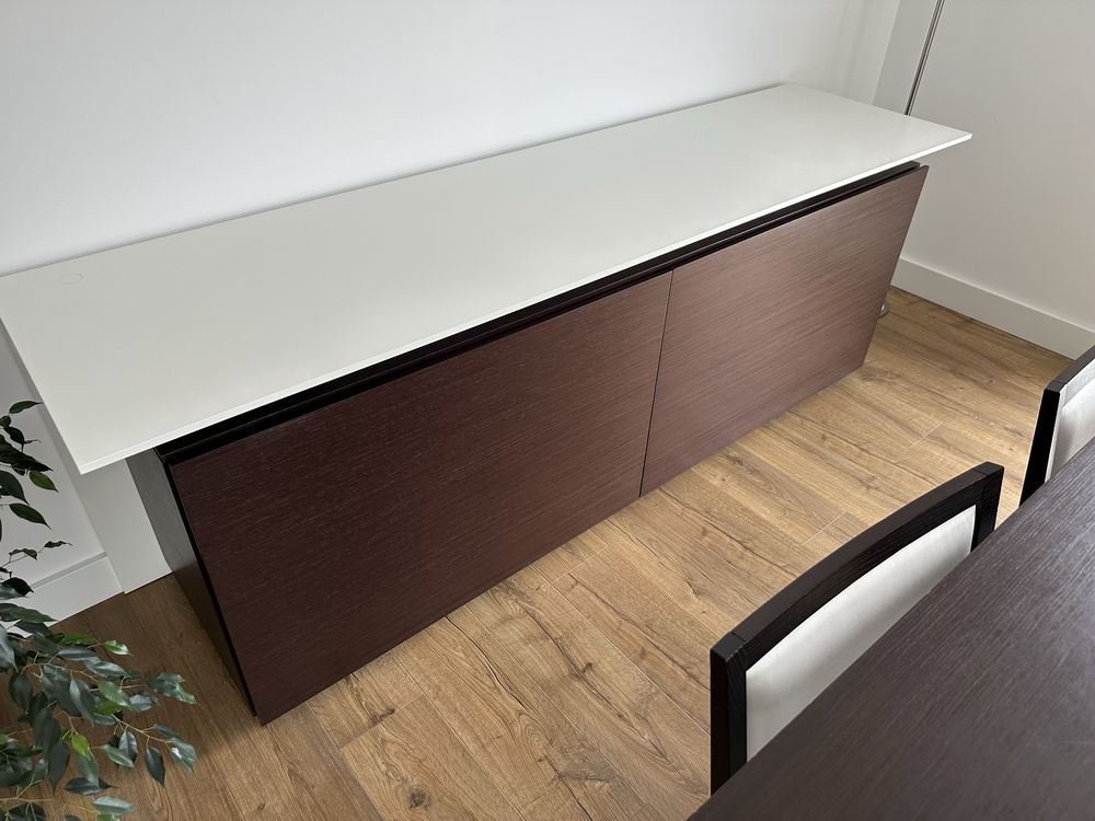 Sala de Jantar - Mesa | 4 cadeiras | Aparador