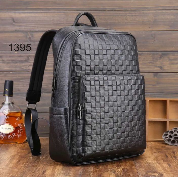 Рюкзак місткий чорний з натуральної шкіри/ Кожаный городской рюкзак