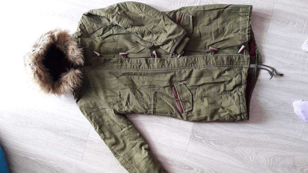 Płaszcz zimowy bardzo ciepły AMISU r.42 futerko odpinane