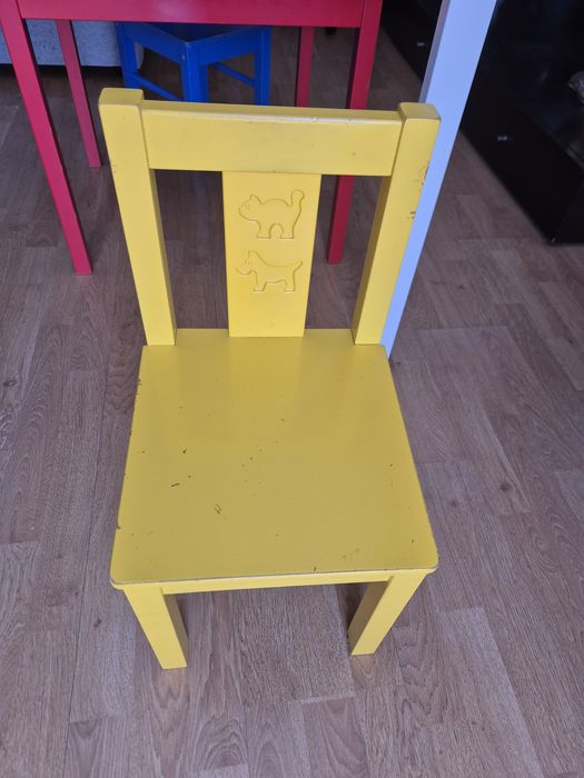 Conjunto de mesa e duas cadeiras infantil