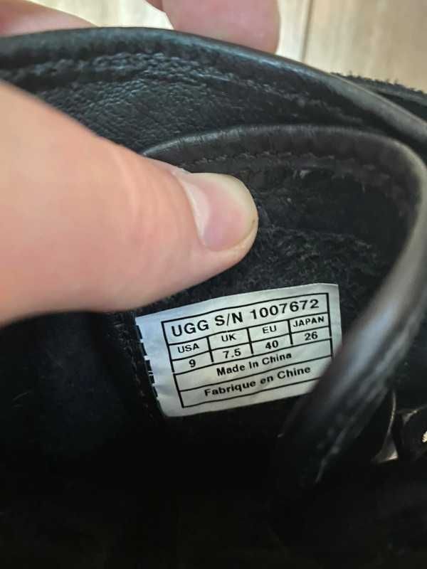 Damskie czarne skórzane buty UGG