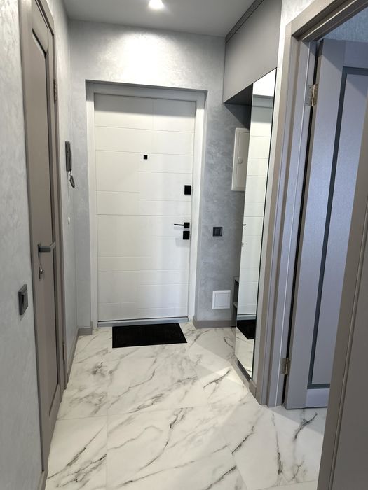 Нова 1к квартира з сучасним ремонтом