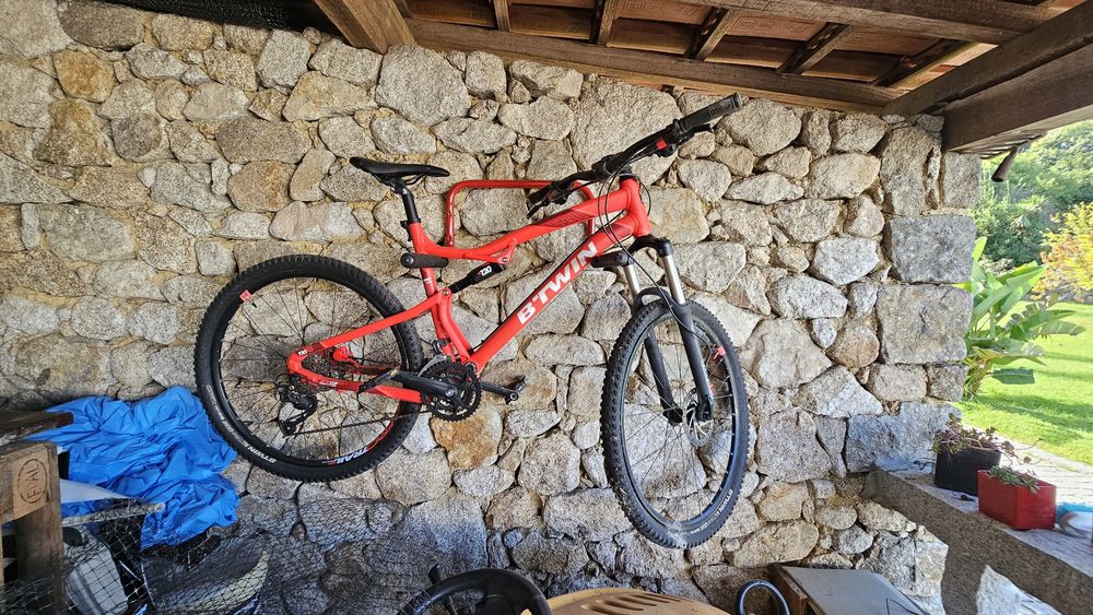 Bicicleta e suporte
