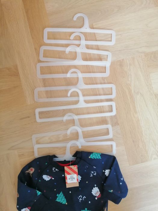 Zestaw wieszaków na dziecinne ubranka