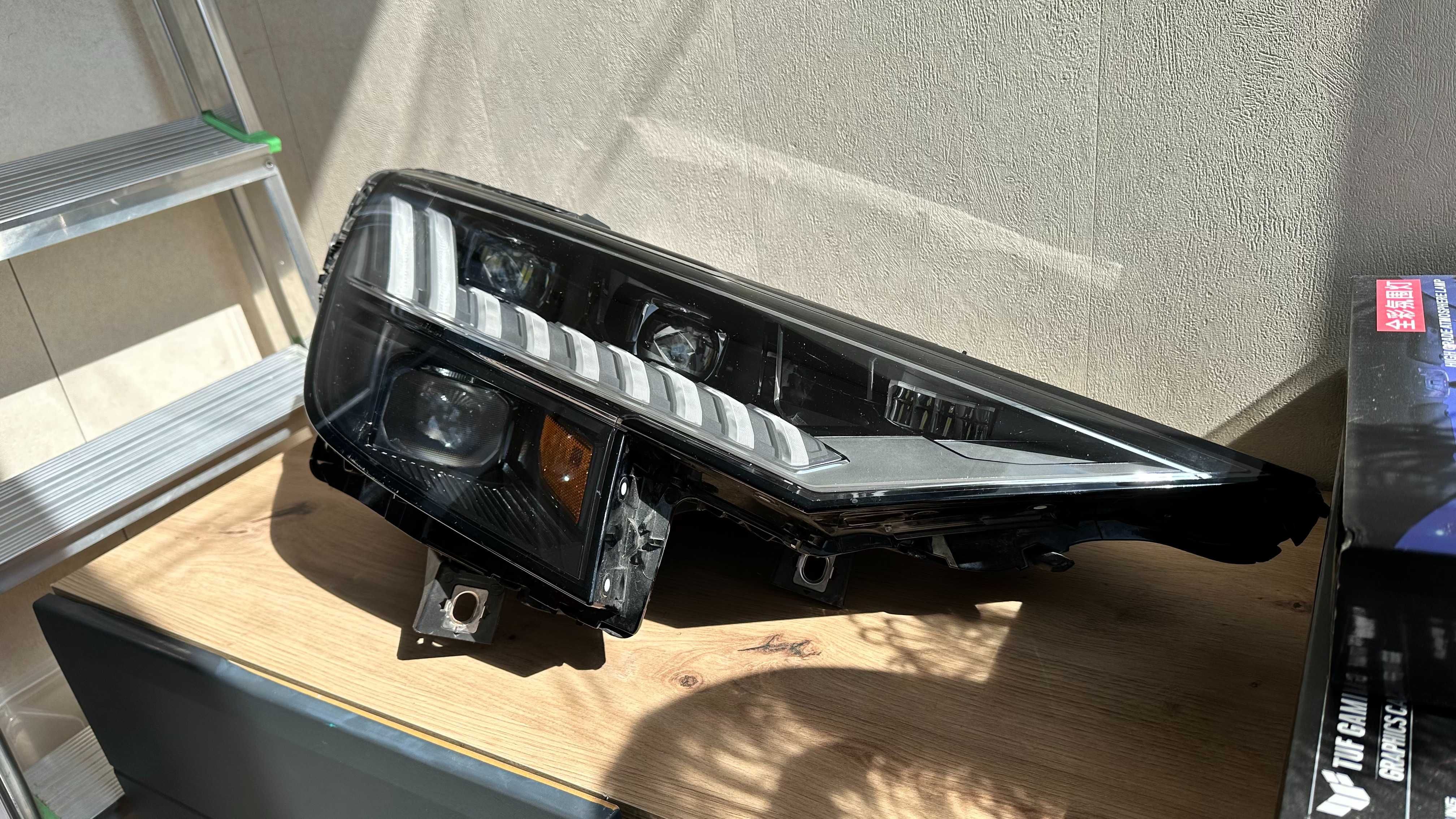 Фара AUDI Q8 USA LED MATRIX з блоками 4M8941784B, 4M8941036B