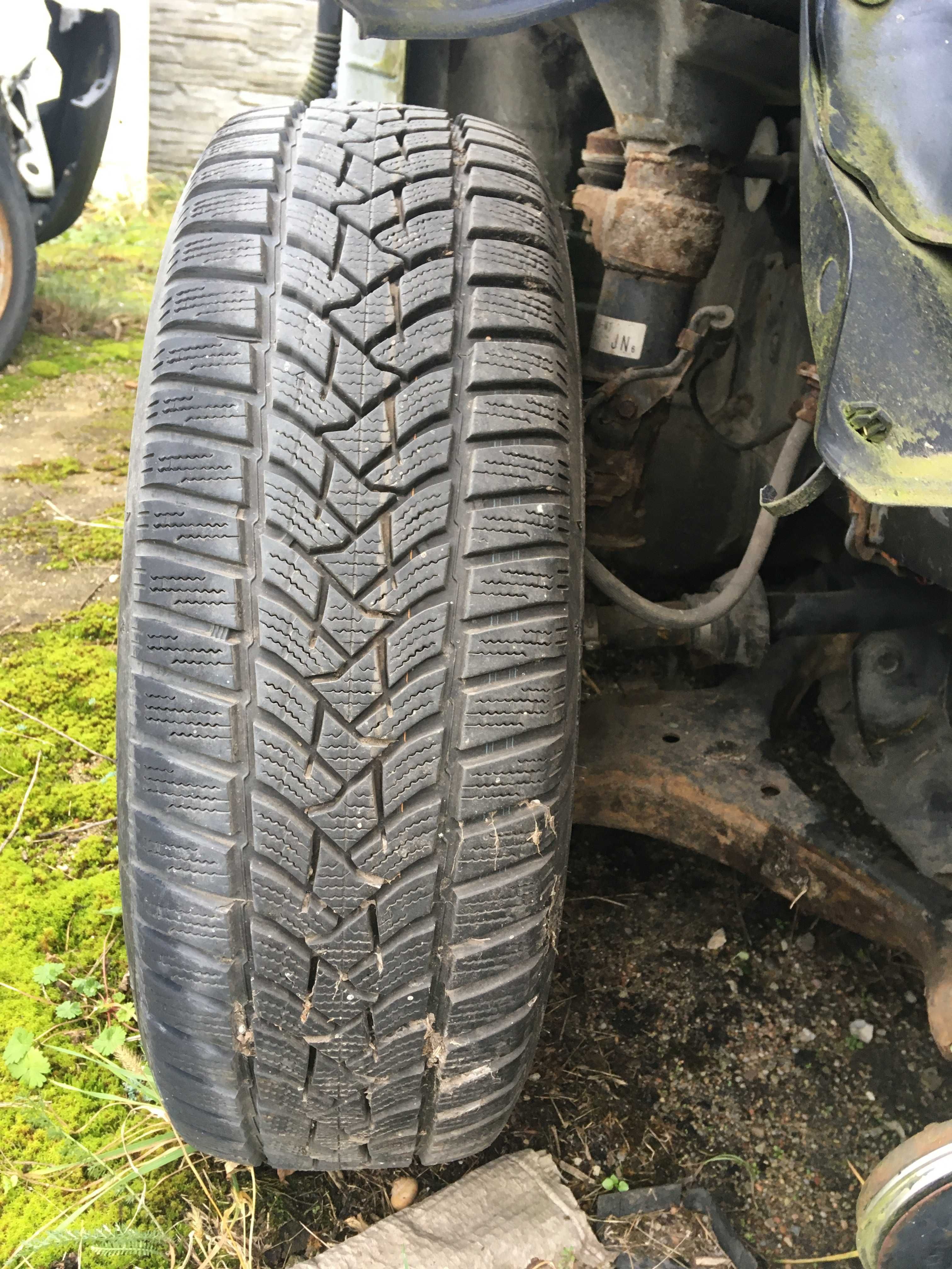 OPONY Zimowe Firmy Dunlop 195/65 R15 stan bdb 9mm 4szt