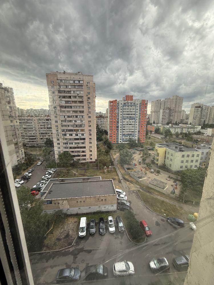 Кімната на позняках, руденко 10г
