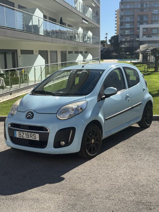 C1 • 2012 • Motor Toyota • Multimidia + Câmera de Ré • AC • 68 cv