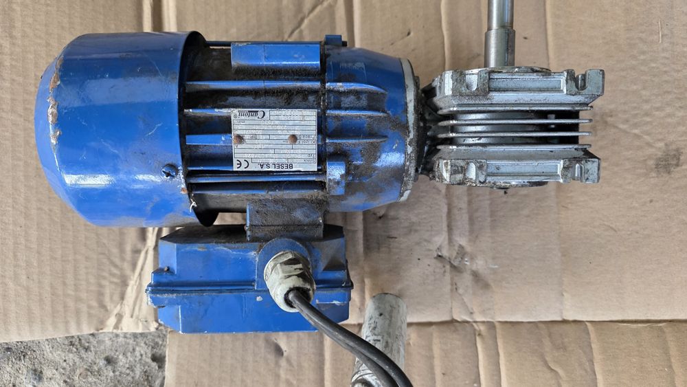 Silnik z przekładnia do pieca CO