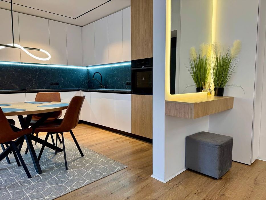 Стильна 2к квартира з якісним ремонтом у найбажанішому районі міста